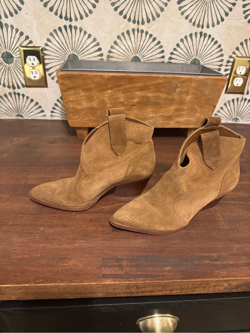 Jessica Simpson Tan Suede Western Ankle Booties